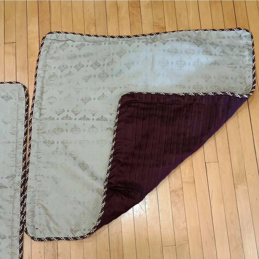 2 Croft & Barrow Euro Shams 26x26 Plum Gold Jacquard Reversible Rope Trim